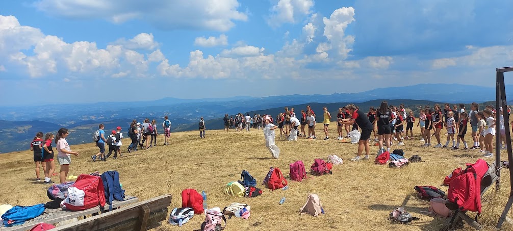 Rajac, letnji planinarski kamp za decu i mlade - vođa Ranko Kralj i Tim*